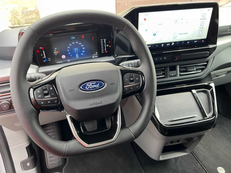 Wynajem busa 8-osobowego Ford Tourneo Custom Long 2024rok. NOWY MODEL!