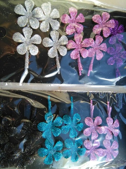 Ganchos com Glitter Roxo,preto,azul ePérolas,banana cabelo prateada.