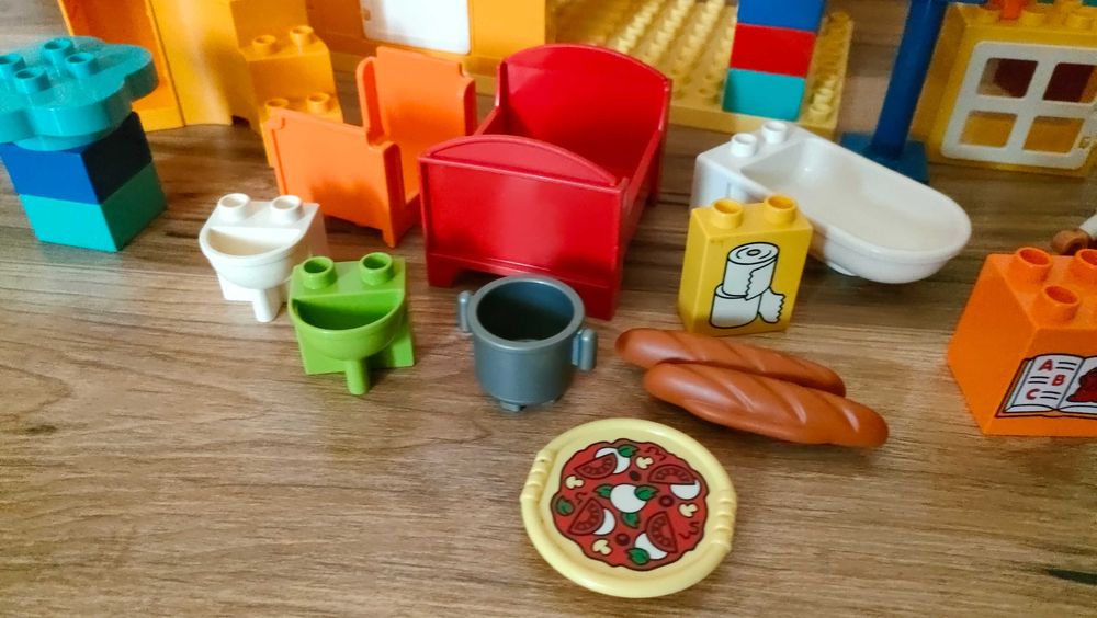 Lego DUPLO domek ludziki meble schody dach