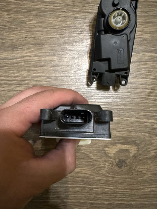 Моторчик жалюзі бмв г30 bmw G30 original