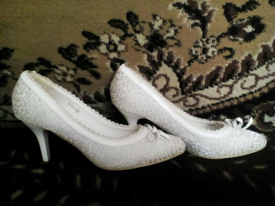 туфли свадебные белые 39 р. (25.5 см. стелька)