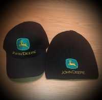 Dwie czapki John Deere haftowane