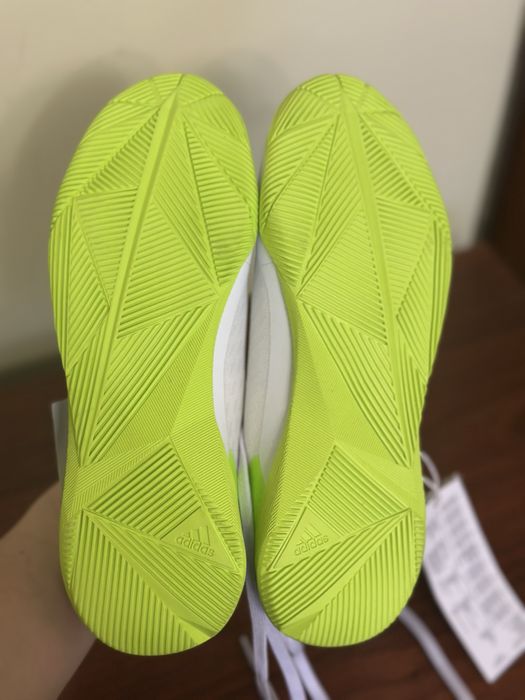 Продам футзалки adidas 34 розмір