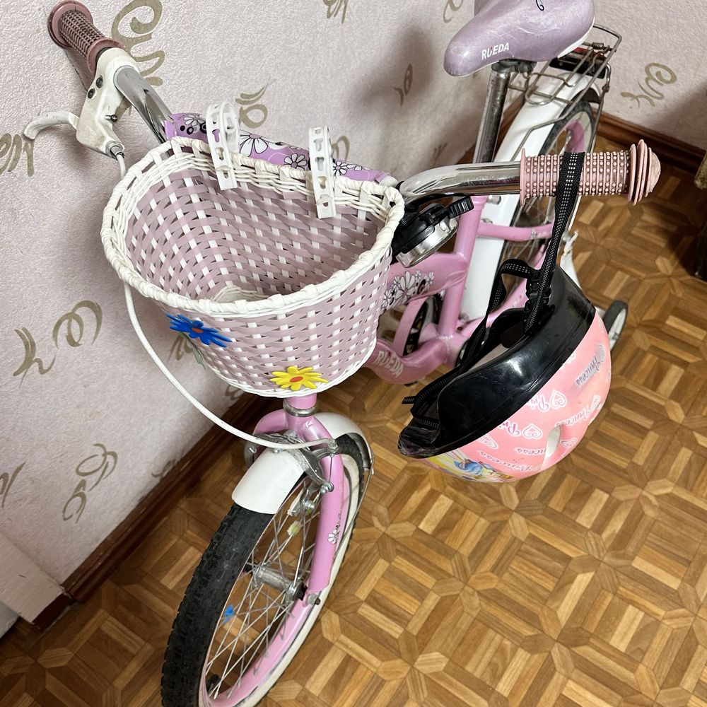 Детский велосипед в хорошем состоянии