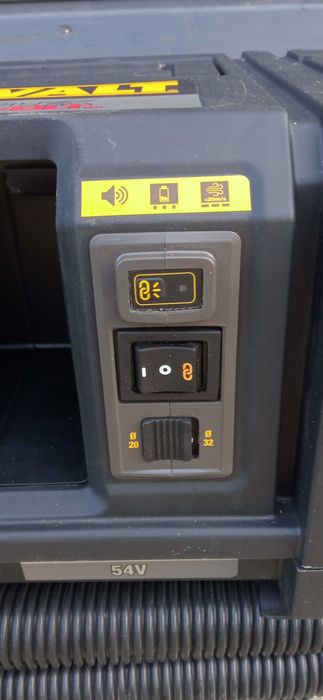 Odkurzacz DEWALT 54V Z Otrząsaczem  BODY