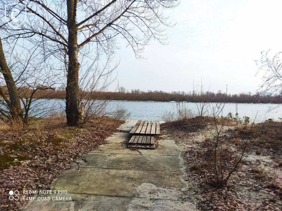 Будинок з виходом до Десни, Новосілки