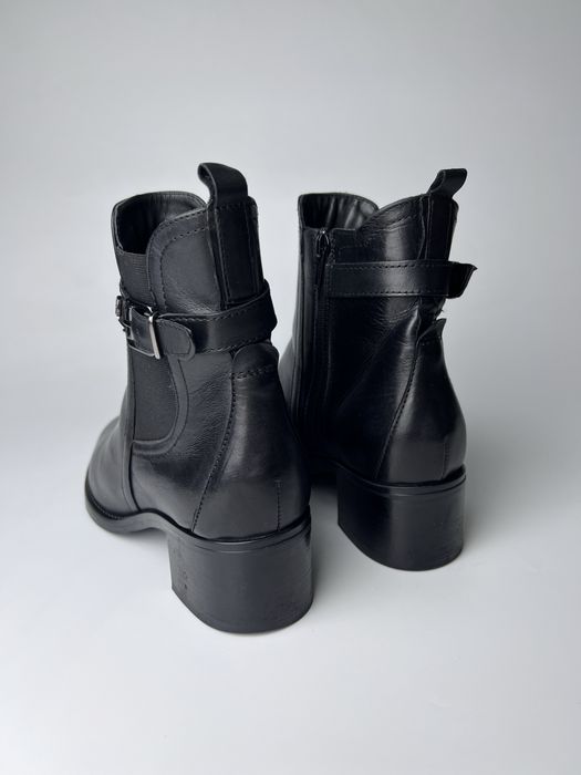 40р. Жіночі шкіряні черевики Dasia Швеція