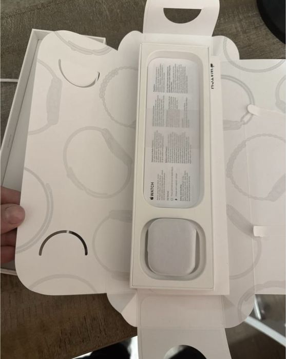 Apple Watch Series 10 46mm придбане 27.05 має додаткову гарантію