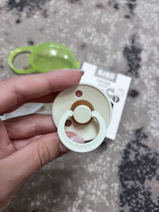 Набір сосок пустушок BIBS Colour BIBS Couture 0-6 міс контейнер футляр