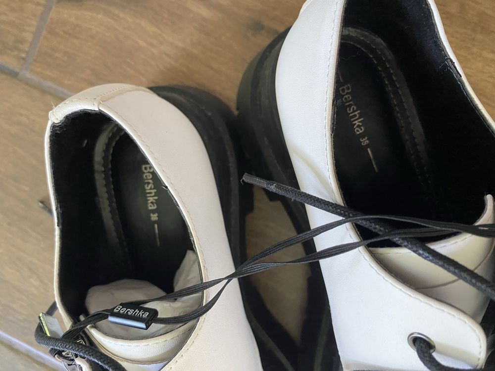 Buty platforma  damskie Bershka