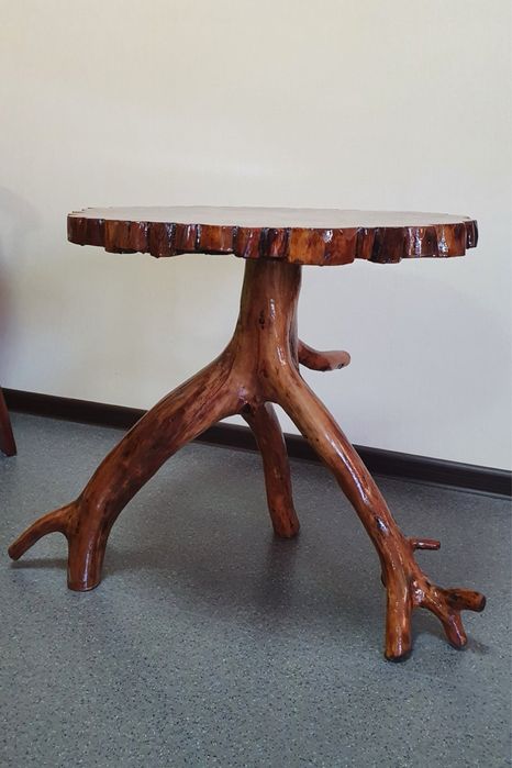 Кавовий стіл ручної роботи з дерева