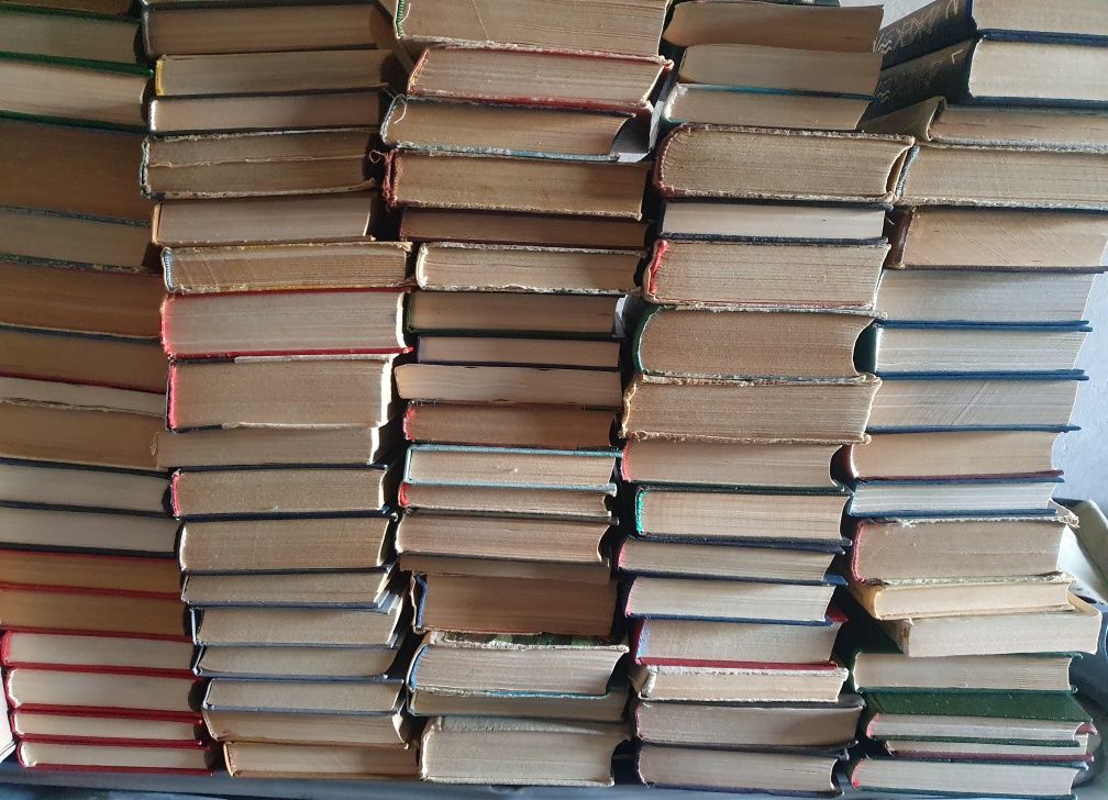 Книги. Поезія, романи, п`єси, твори, драми та ін.