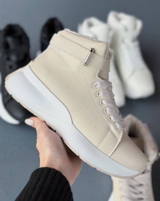 РОЗПРОДАЖ жіночі черевики на зиму утеплені хутром кросівки 35 - 39 р