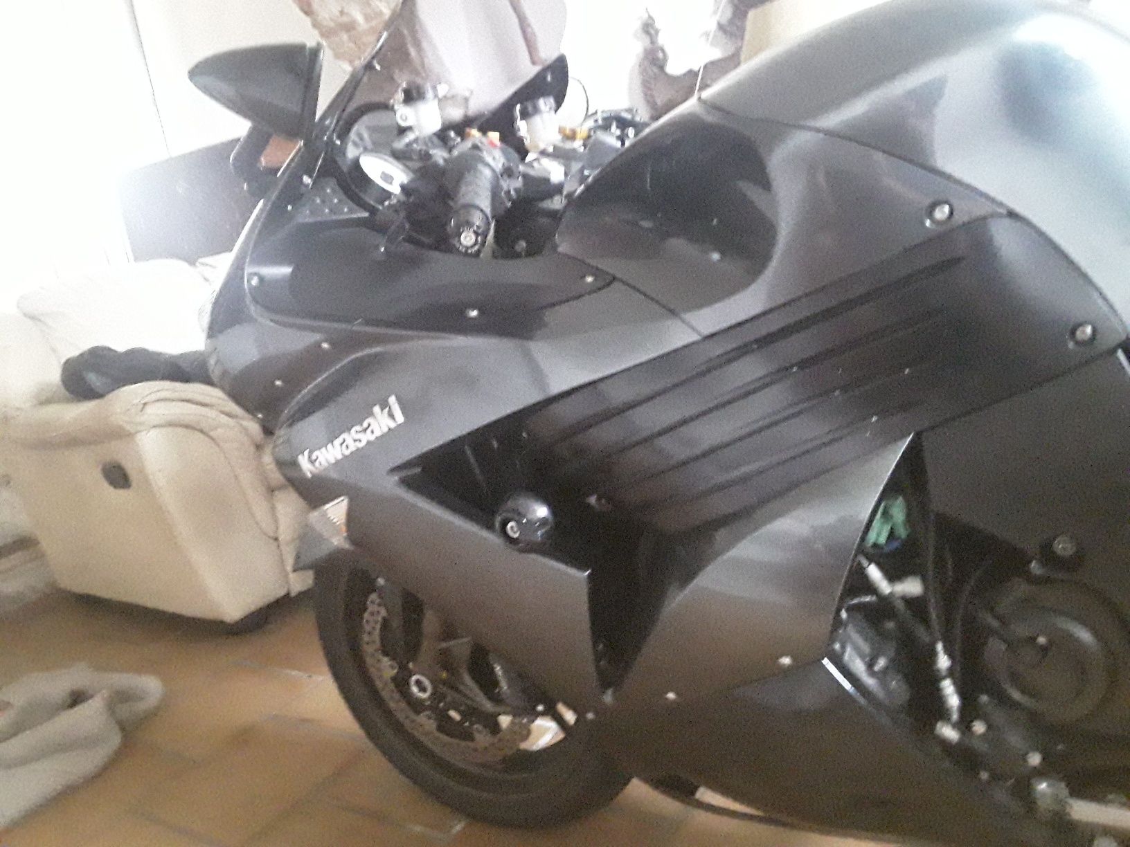 Igual não  há.  Kawasaki zzr1400 de 2007. Praticamente nova