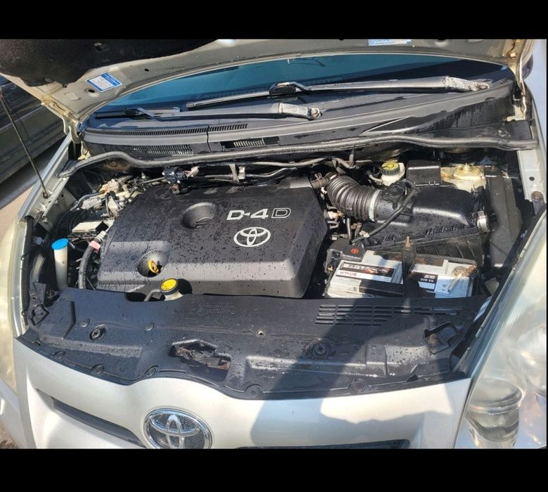 Продам Toyota Corolla Verso 2.2 D4D БЕЗ ТОРГА !!!