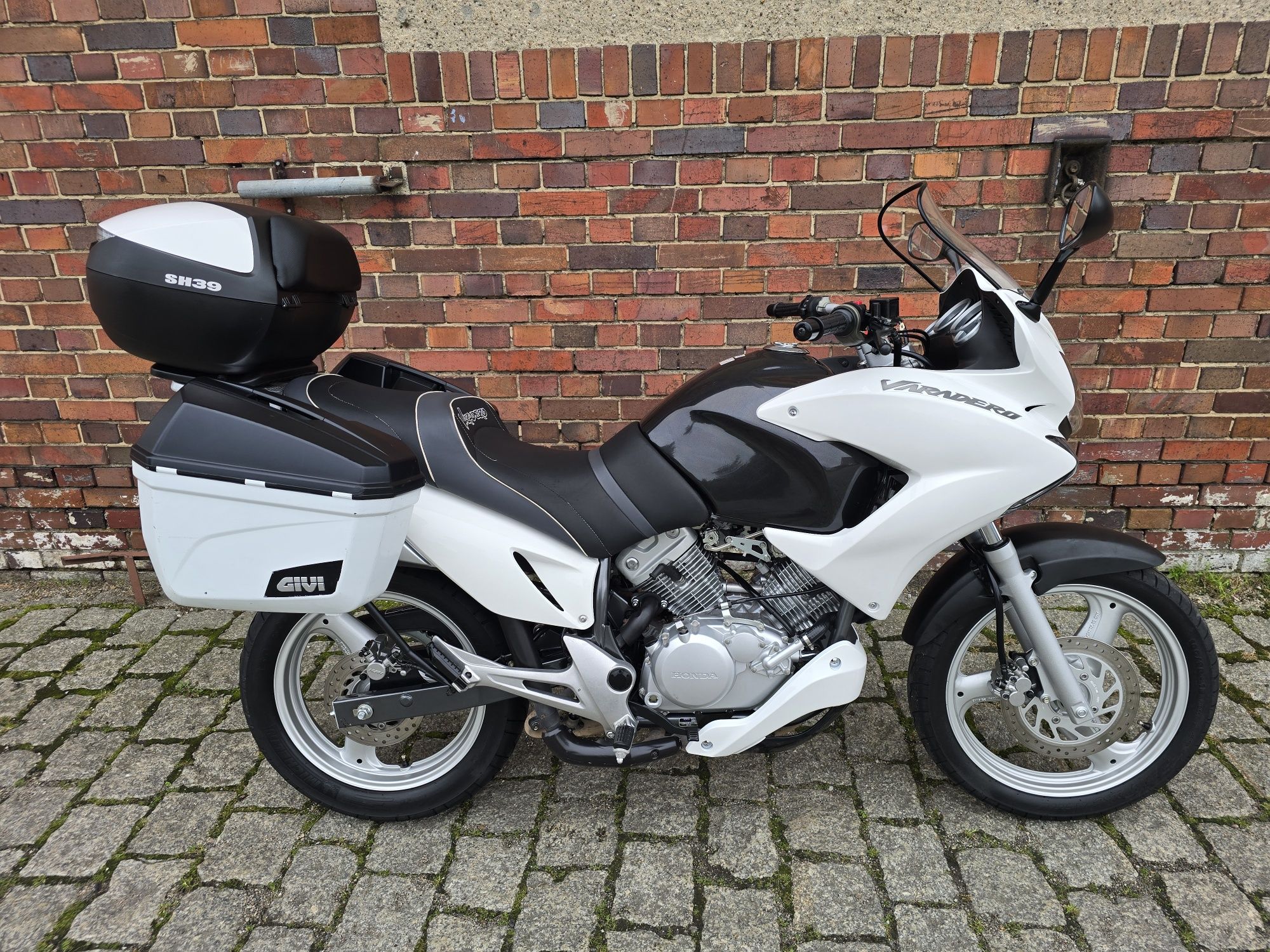 Honda XL 125 Varadero .2013r. 3x kufer // serwis