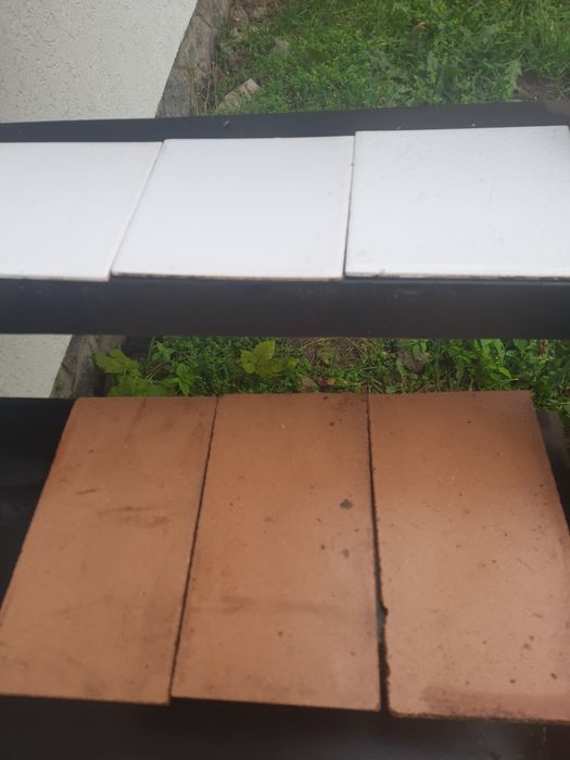 Продам плитку 15×15 біла ,50 шт15×25 коричнева .20 шт