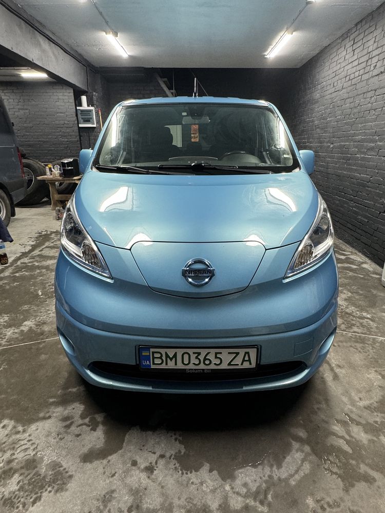 Nissan eNV200 62 kWt 350-450km