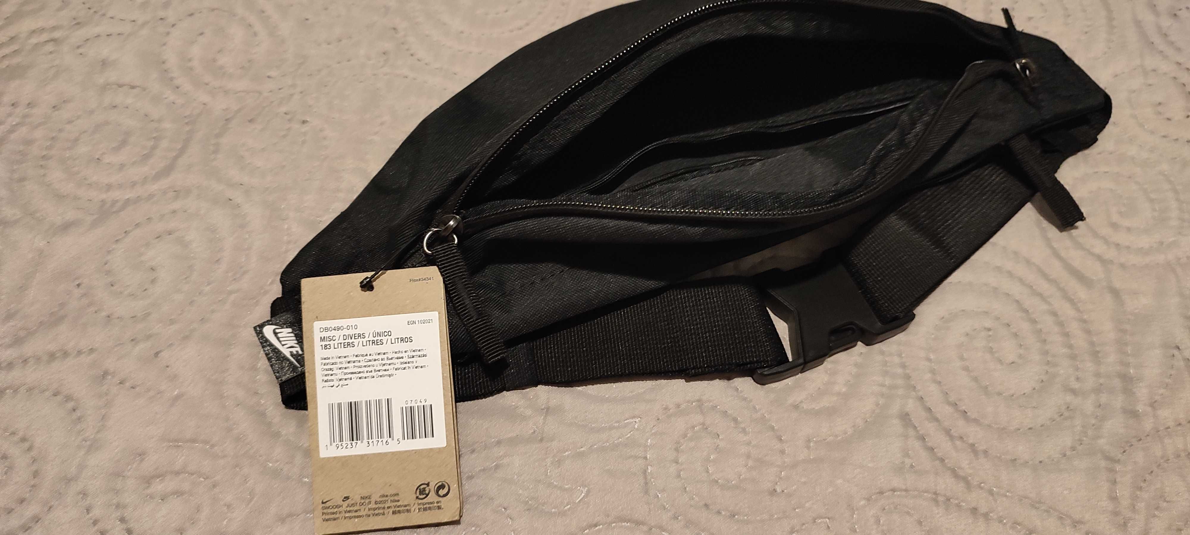 duża nerka unisex Nike Nowa