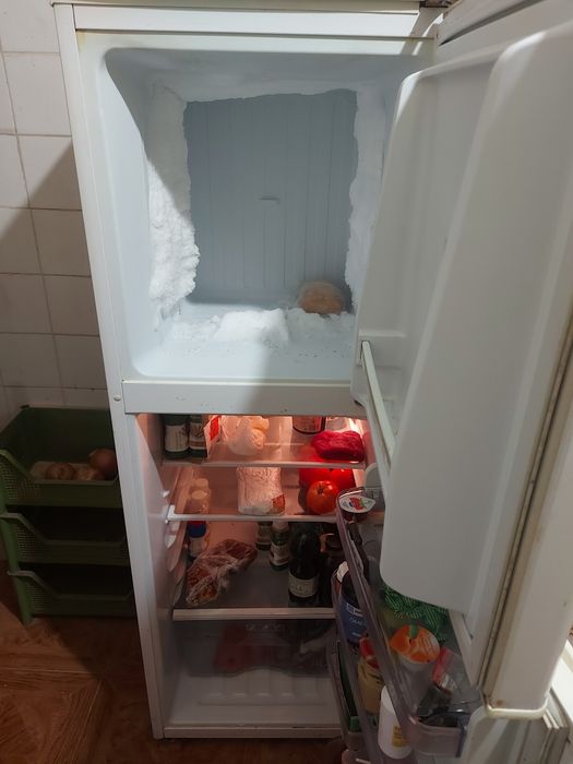 Frigorífico JOCEL muito bom, 140cm altura