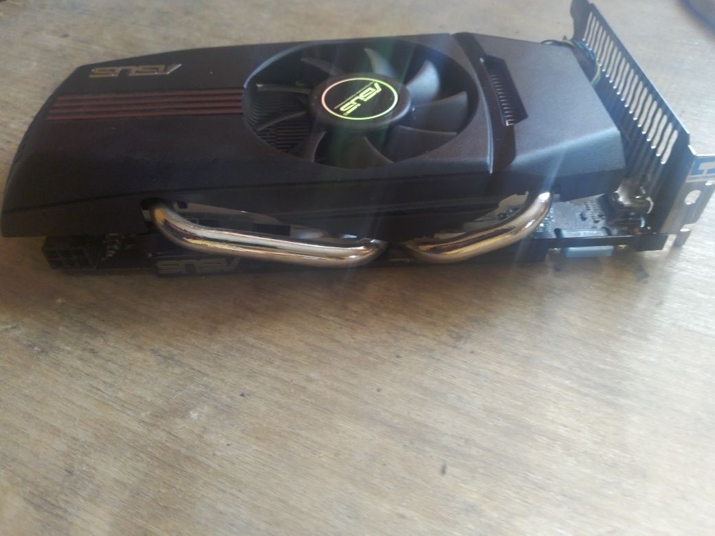 Відеокарта Asus Geforce GTX 550 Ti 1Gb DDR5