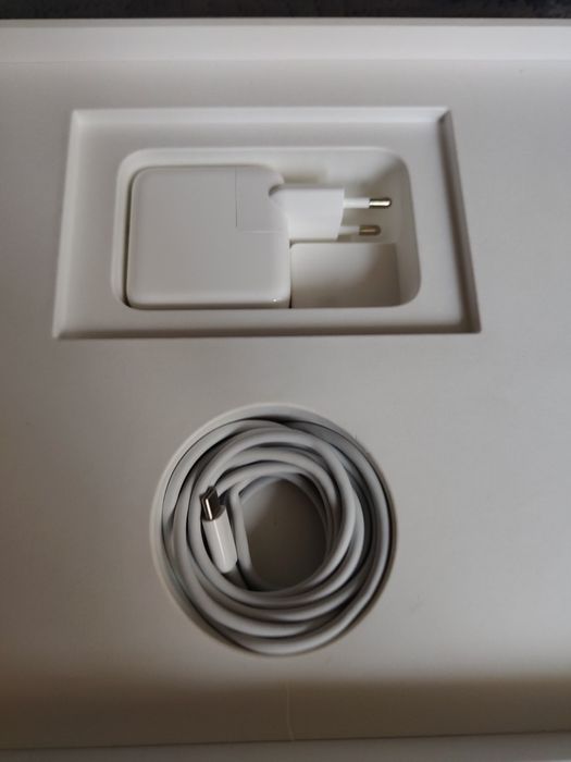 Apple MacBook Air 13" A1932 i5/8/128GB.
