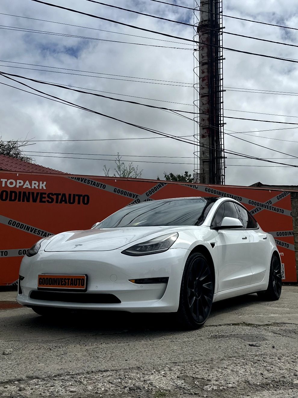 Tesla Model 3 під викуп — вигідна альтернатива купівлі!