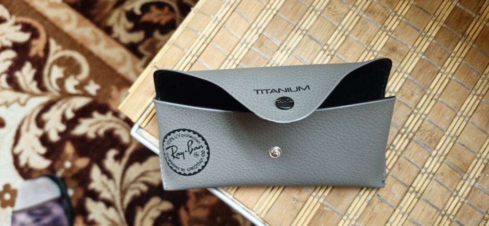 Чехол Ray Ban оригинал.