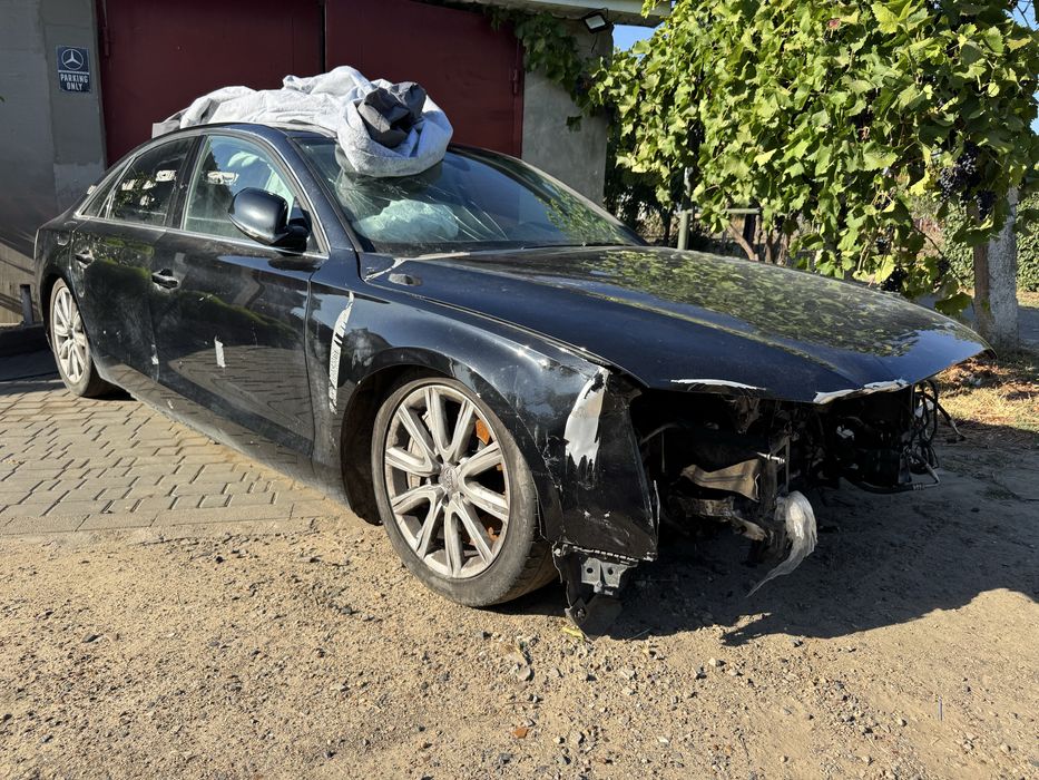Продам audi a8 4.2