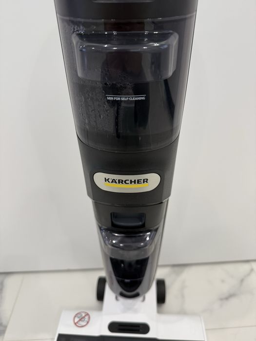 Миючий акумуляторний пилосос Karcher FCV 4