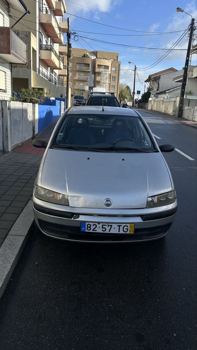 FIAT PUNTO 1.2 Gasolina | 2000 | 209.000 KM- LEIA O ANÚNCIO