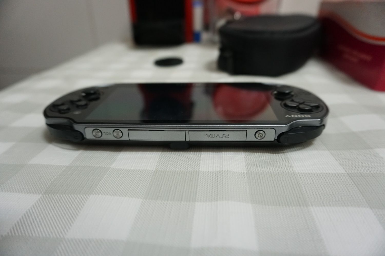 Vendo Psvita Oled ou troco por ps4 slim, xbox one, tab s2, ipad air 2