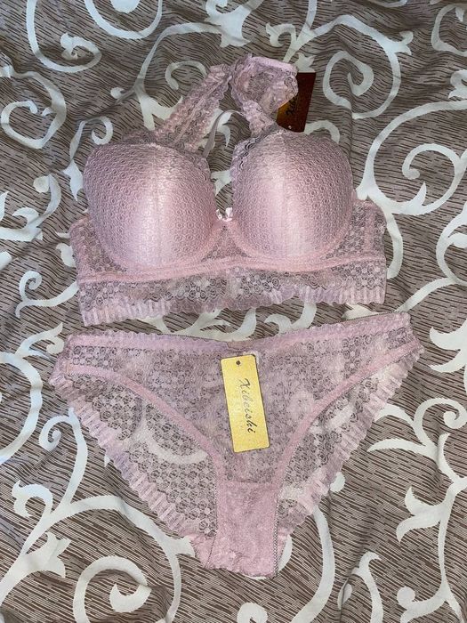 Продам новий комплект жіночої білизни та топ
