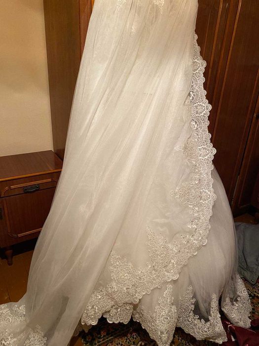 Шикарна весільна сукня  в ідеальному стані