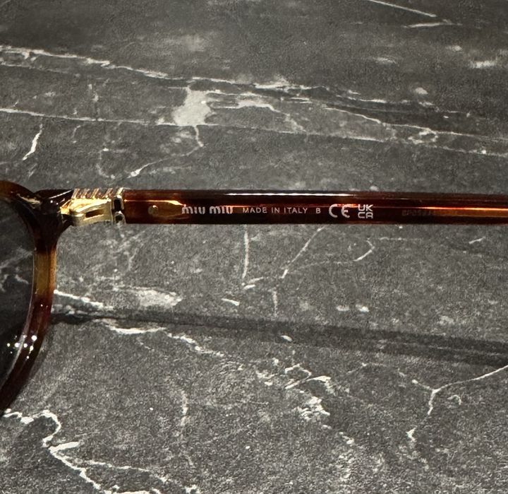 Okulary przeciedloneczne miu miu