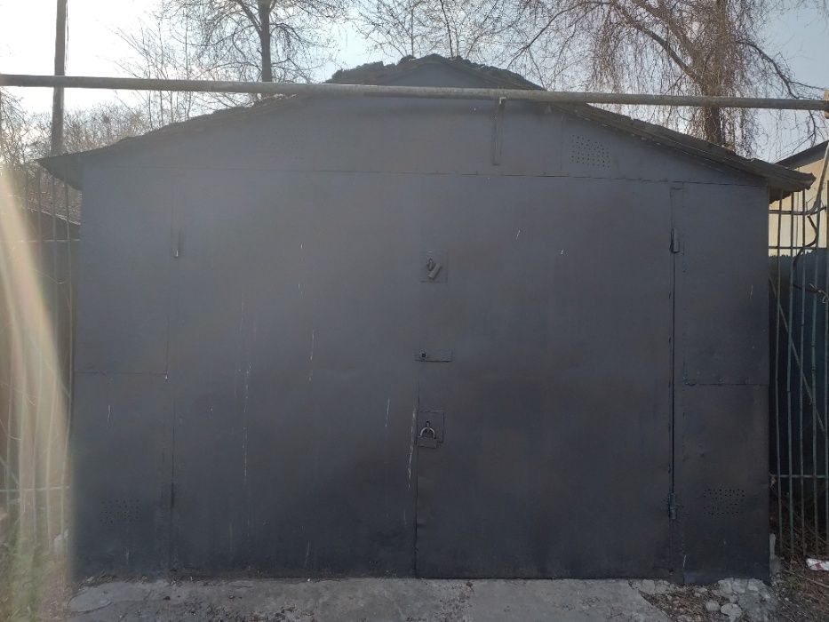Продам металевий гараж