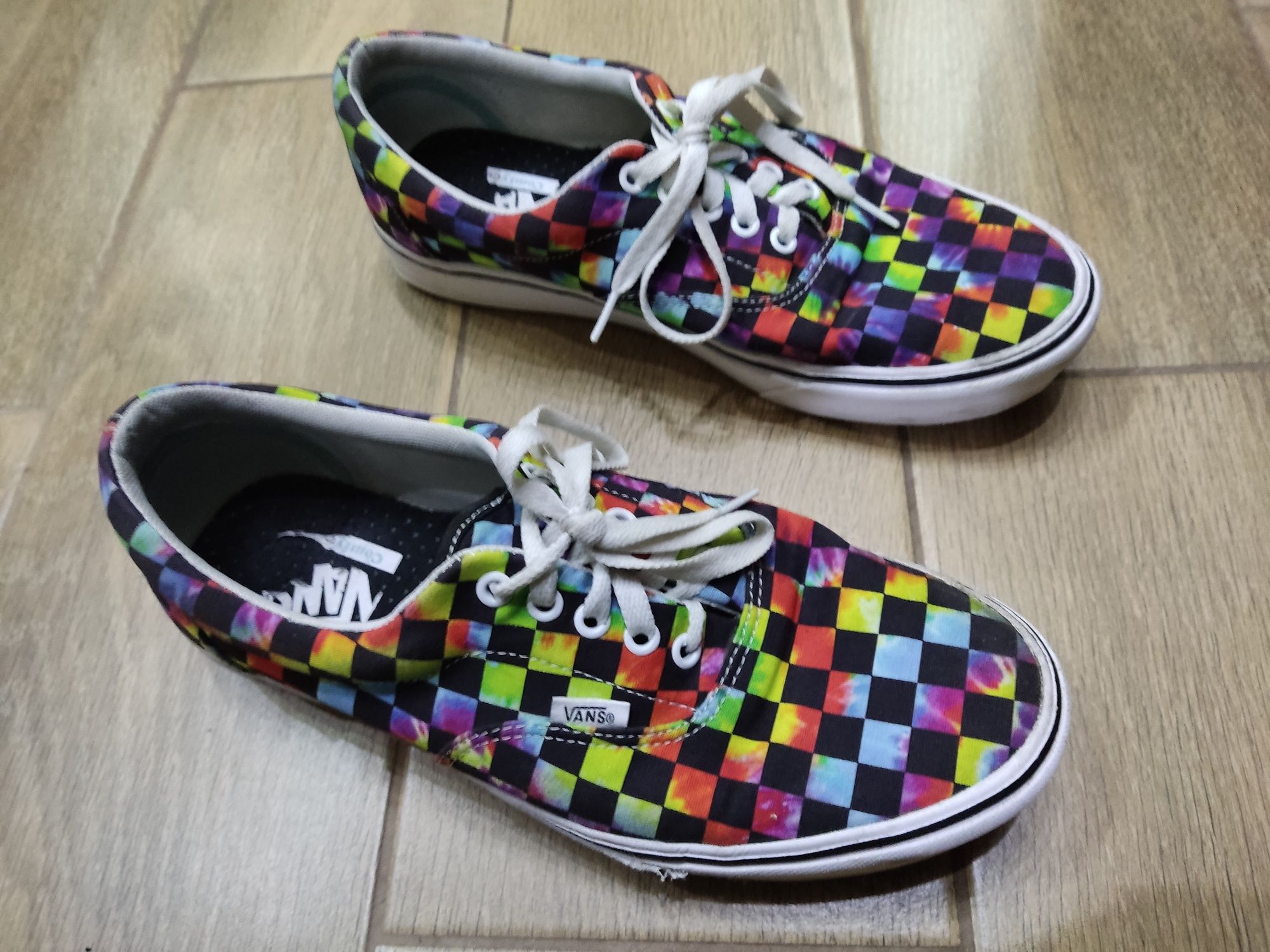 Buty Vans 43 młodzieżowe 10 UK 9.00 wkładka 28 cm