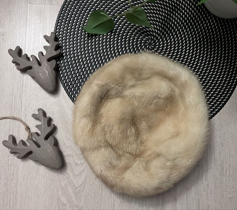 Futrzana czapka.        .