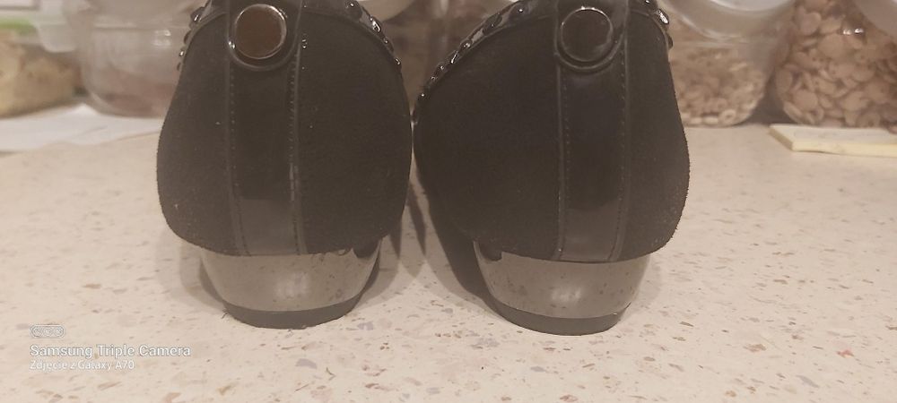 Sprzedam buty damskie rozmiar 40