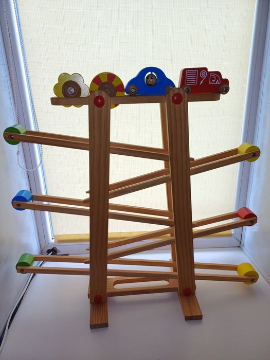 Дерев'яна кулькова доріжка