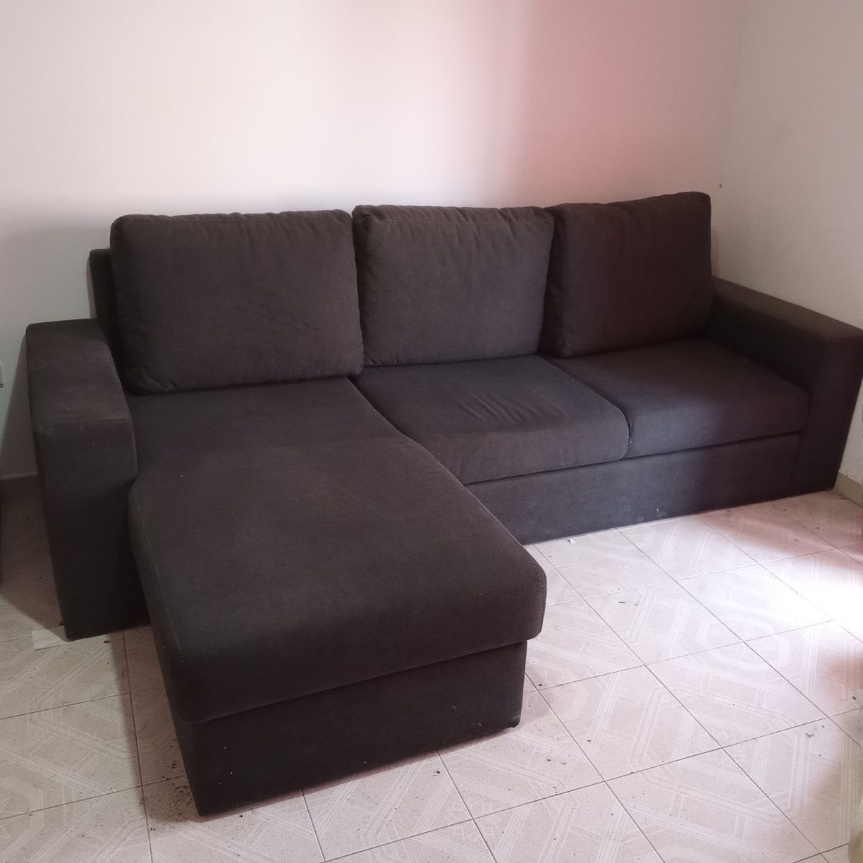 Sofá preto cheslong