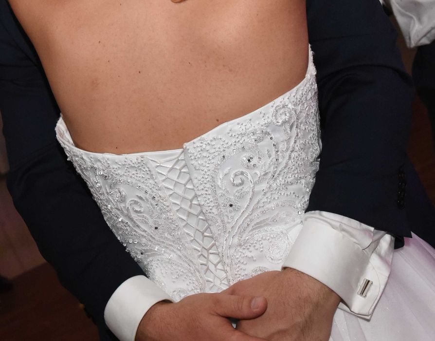 Suknia Ślubna Balowa oryginalne zdobienia Swarovski