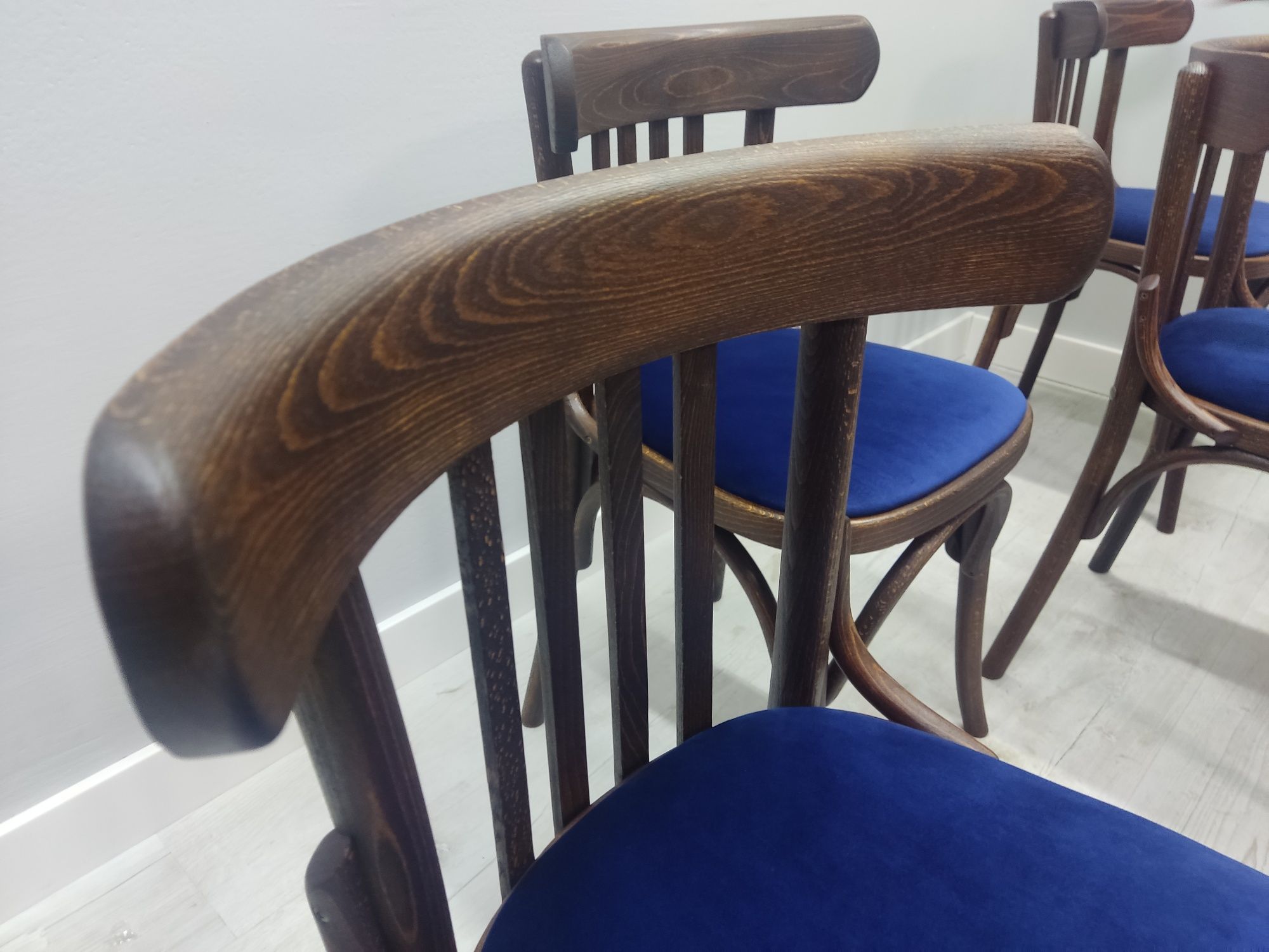 Krzesła gięte Thonet Fameg Radomsko dostępne 50 szt. do restauracji