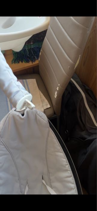 ПРОДАМ заколисуючий центр 4MamaRoo 2.0