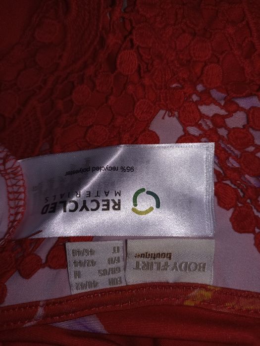 Nowa czerwona sukienka w kwiaty z ażurową koronką BodyFlirt R.L/XL