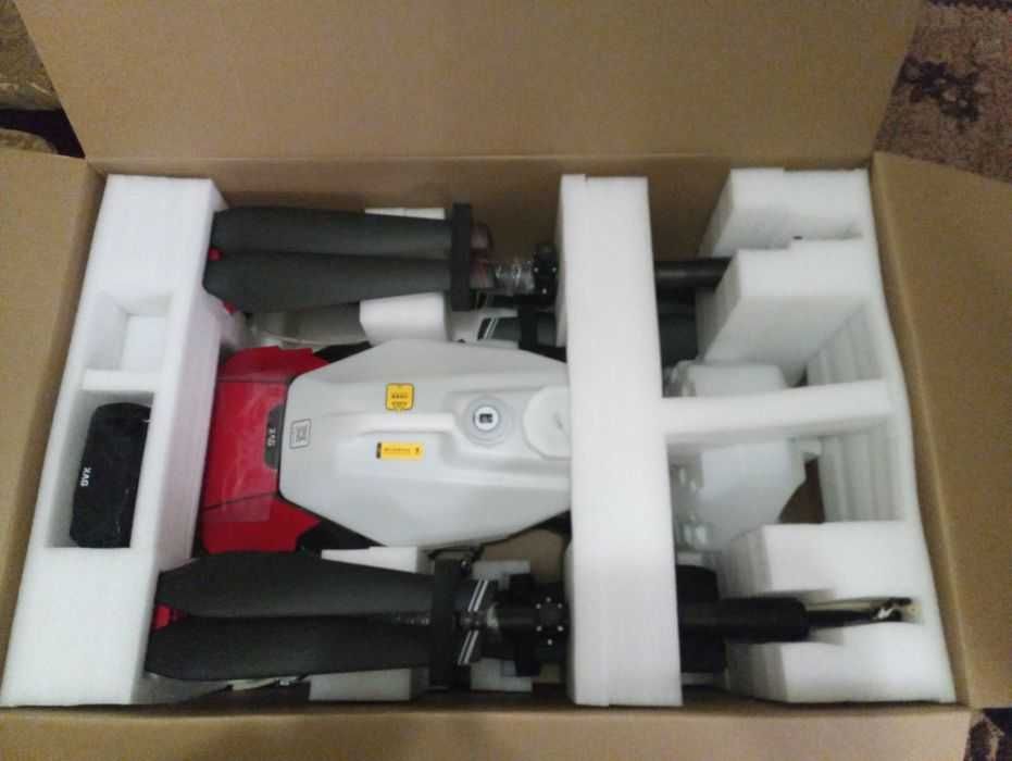 Агро дрон, дрон обприскувач ,  XAG XP2020, Внесення ЗЗР дроном.
