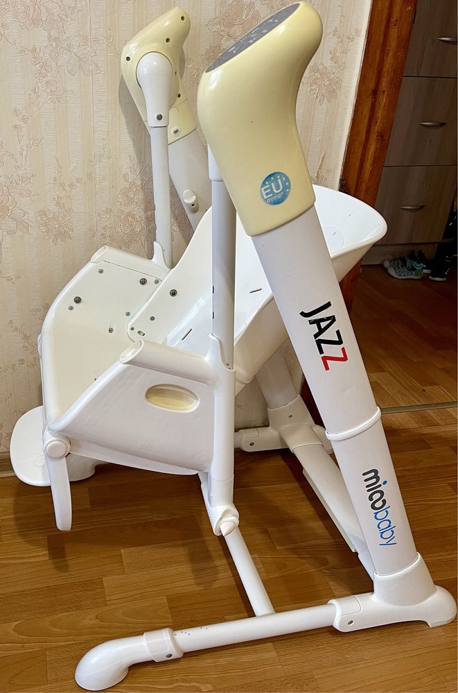 Стільчик для годування carrello jazz miobaby