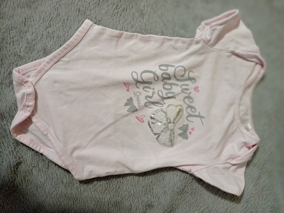 Komplet 4 body 6/9m GUESS