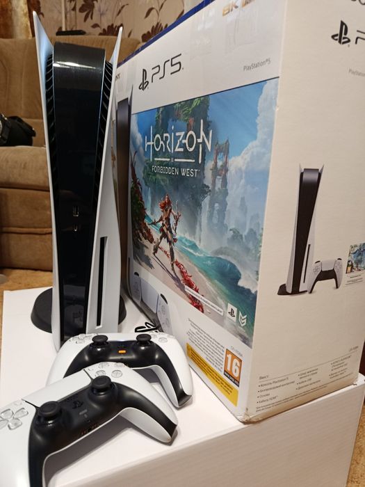 Sony Playstation 5 PS5 Blu-ray 2 геймпада
