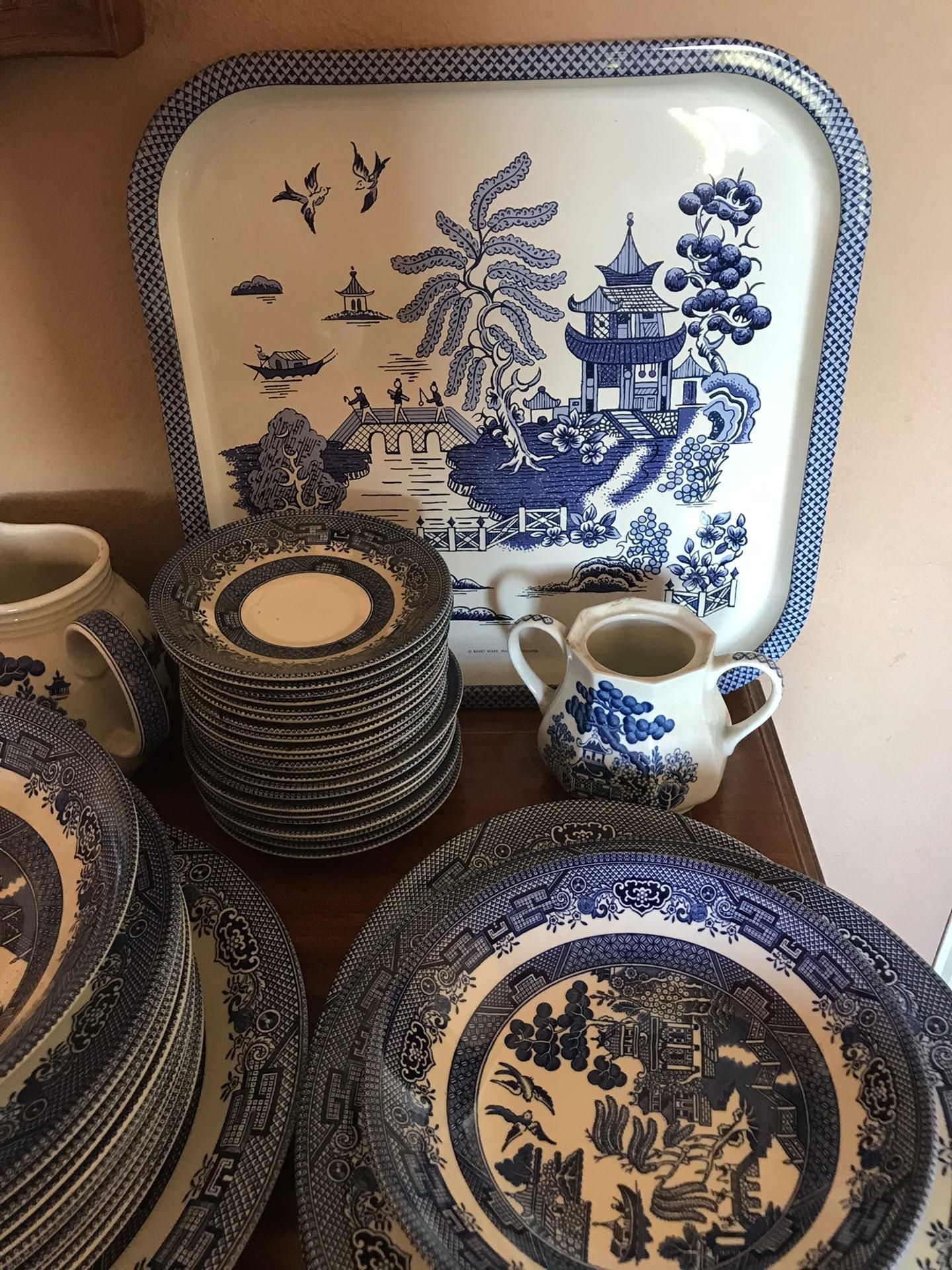 Baixela de porcelana Inglesa, Churchill Blue Willow-106 peças
